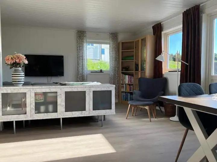 Lekkert Gjestehus Med Gratis Parkering Pa Stedet. Levanger Zewnętrze zdjęcie